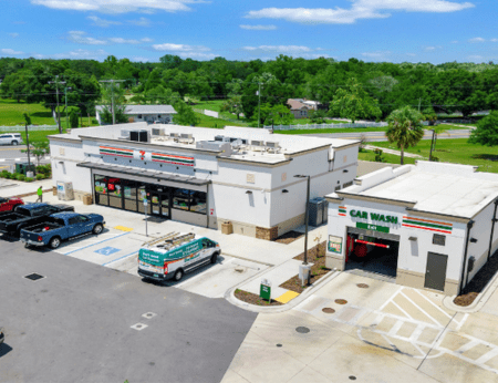 7-Eleven with Car Wash