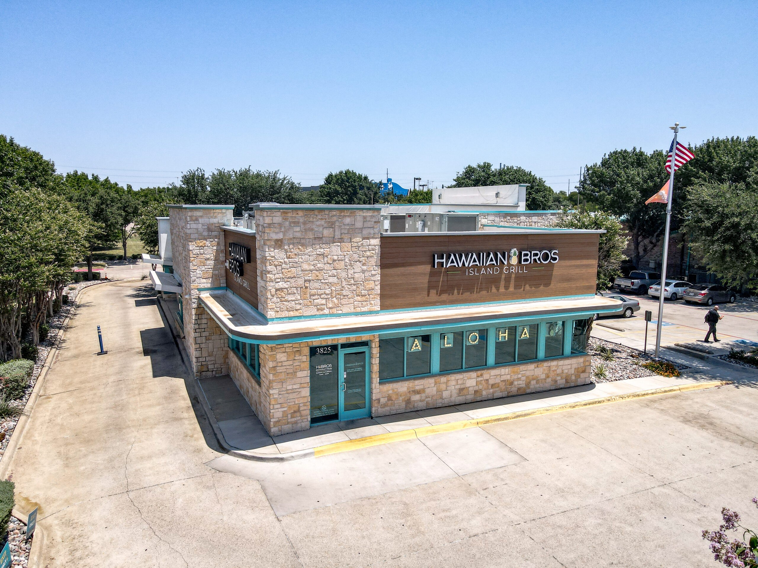 SNL Closes Two Hawaiian Bros Transactions in Phoenix, AZ & Midland, TX