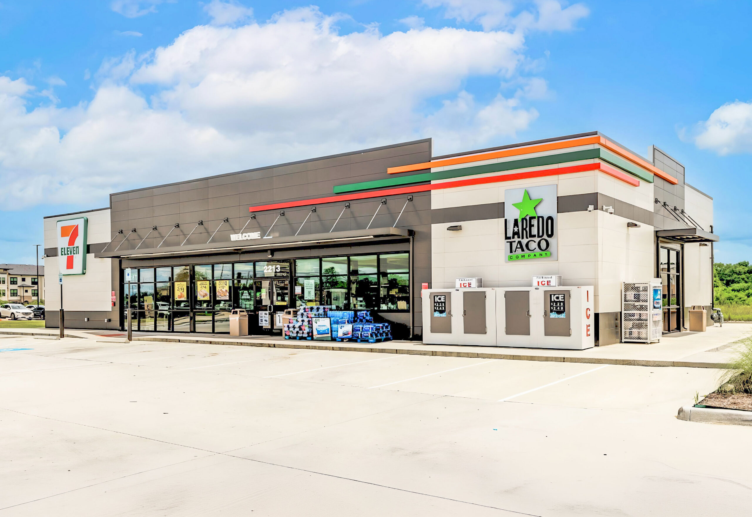 7-Eleven w/ Laredo Taco